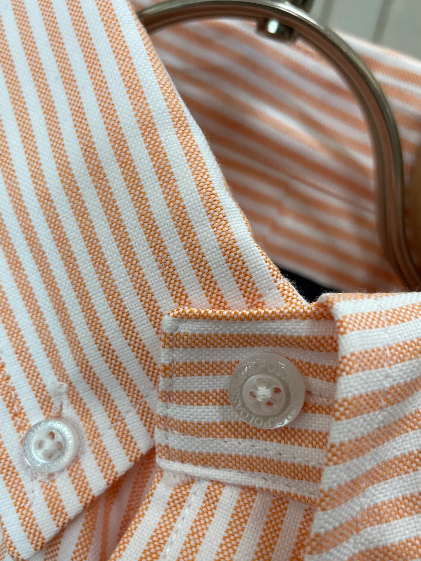 P220 🌸🌸🌸 POLO Ralph Lauren [High Quality] Classic shirt! The classic casual shirt made of pure cotton Oxford cloth has a unique design. It has a simple, clean and classic silhouette design. It is a versatile style that can be switched at will. The fabric feels soft and delicate, highly breathable, and is close to the skin and comfortable to wear. It can be worn alone as an inner layer. Its versatile performance is beyond your imagination! The upper body of the ready-to-wear is simple and classic yet elegant! Size:M-XXL